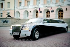 <b>Chrysler 300C черно-белый 10 мест</b> - Аренда автомобилей с водителем в Екатеринбурге | АвтоЛюкс