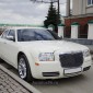 Chrysler 300C слоновая кость на свадьбу - Аренда автомобилей с водителем в Екатеринбурге | АвтоЛюкс